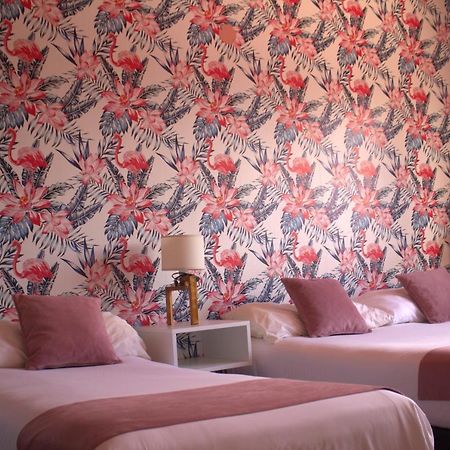 City Hotel 波萨达斯 外观 照片