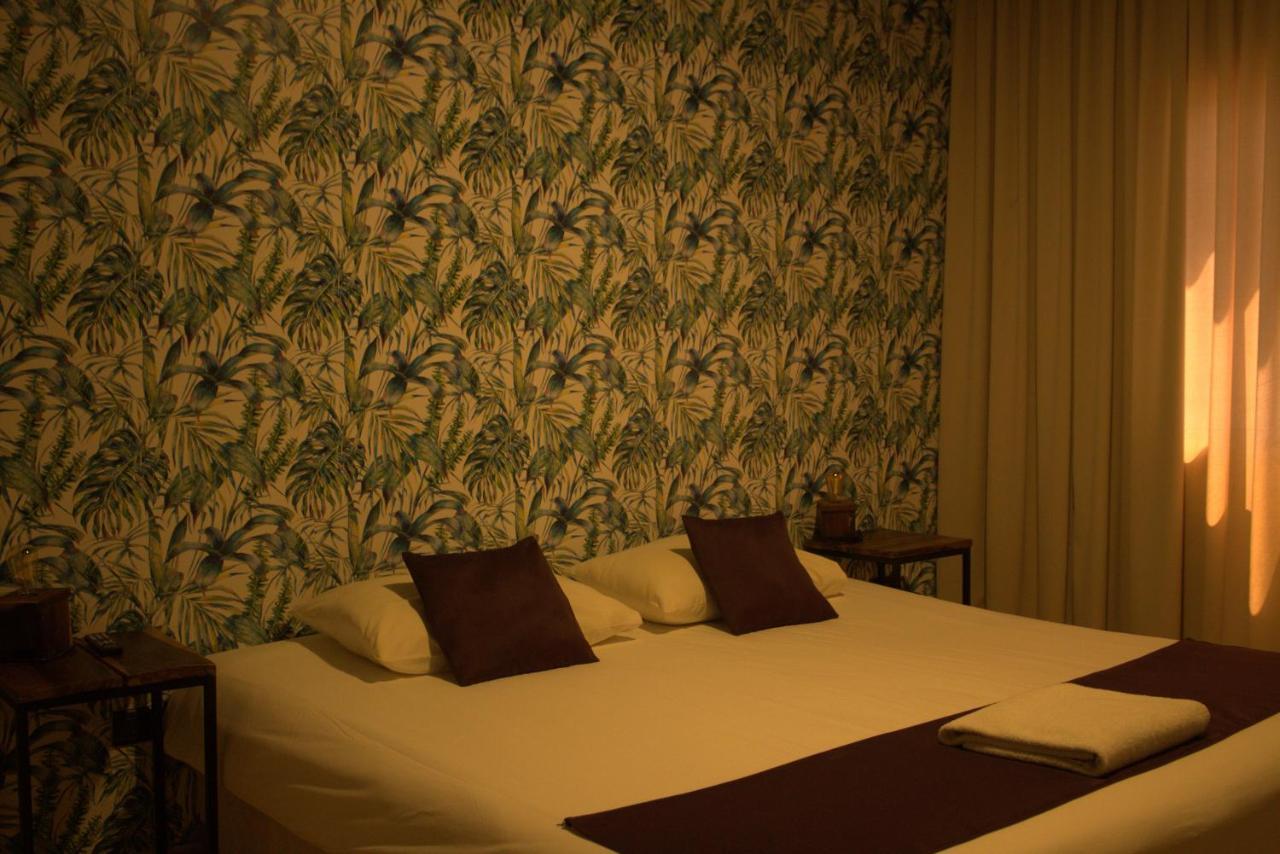 City Hotel 波萨达斯 外观 照片