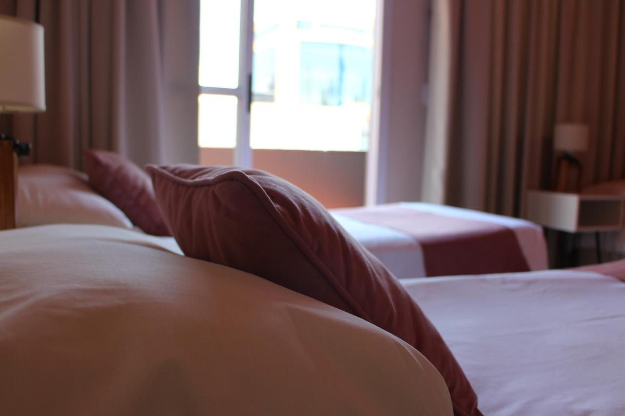City Hotel 波萨达斯 外观 照片
