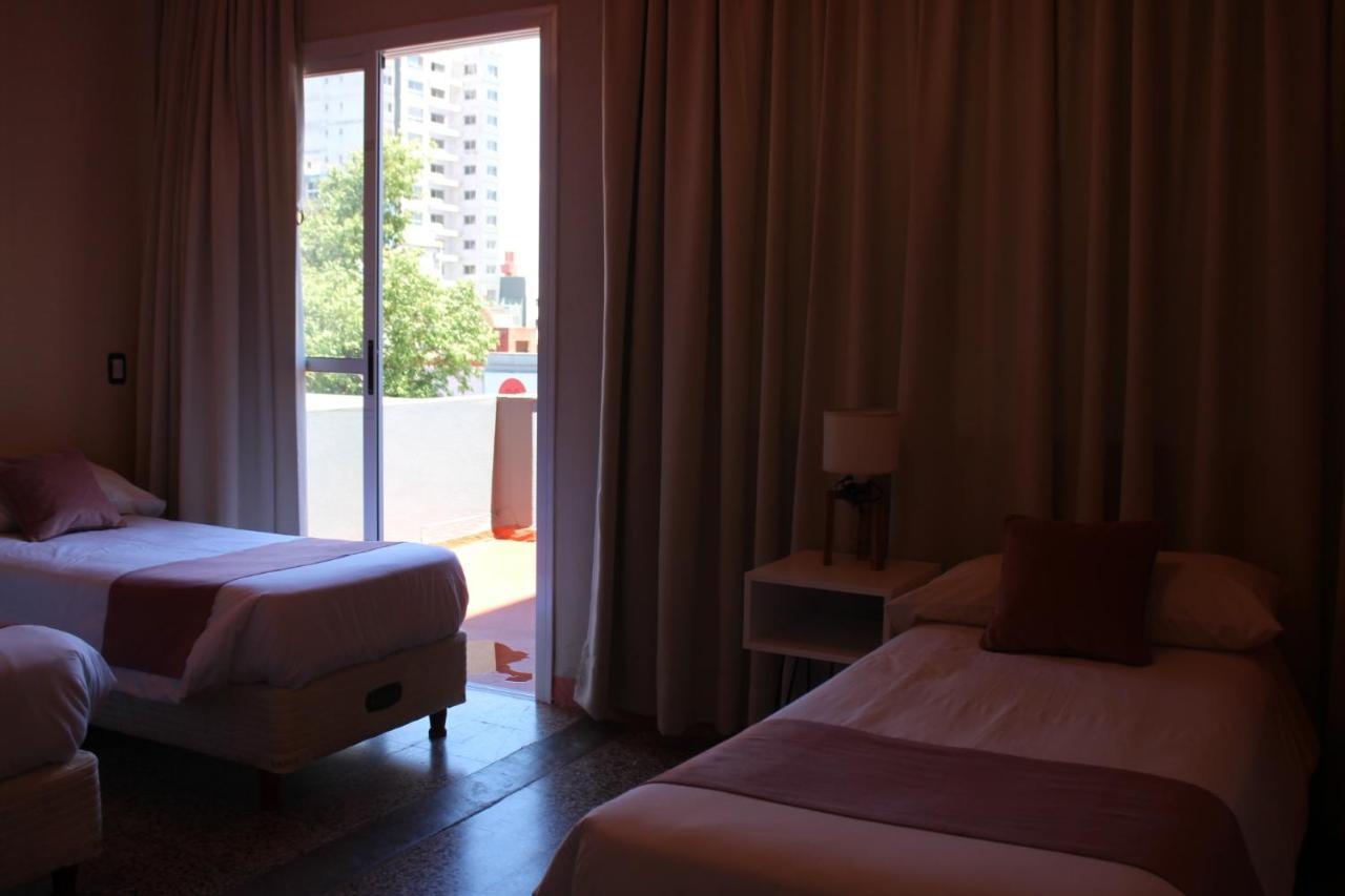 City Hotel 波萨达斯 外观 照片