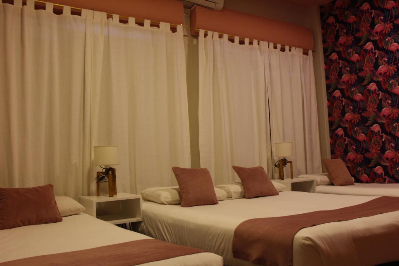 City Hotel 波萨达斯 外观 照片