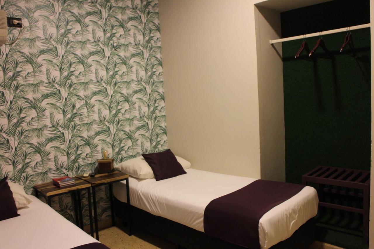City Hotel 波萨达斯 外观 照片
