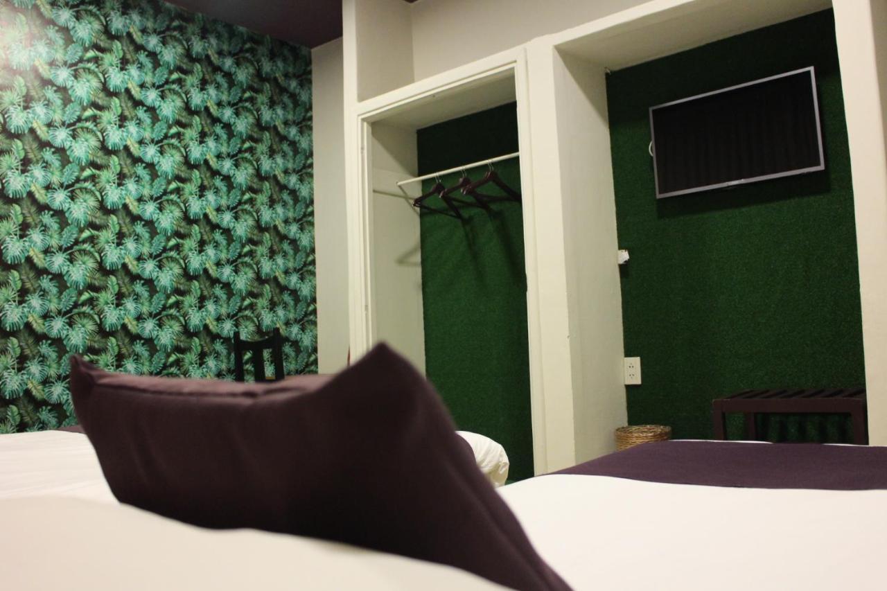City Hotel 波萨达斯 外观 照片