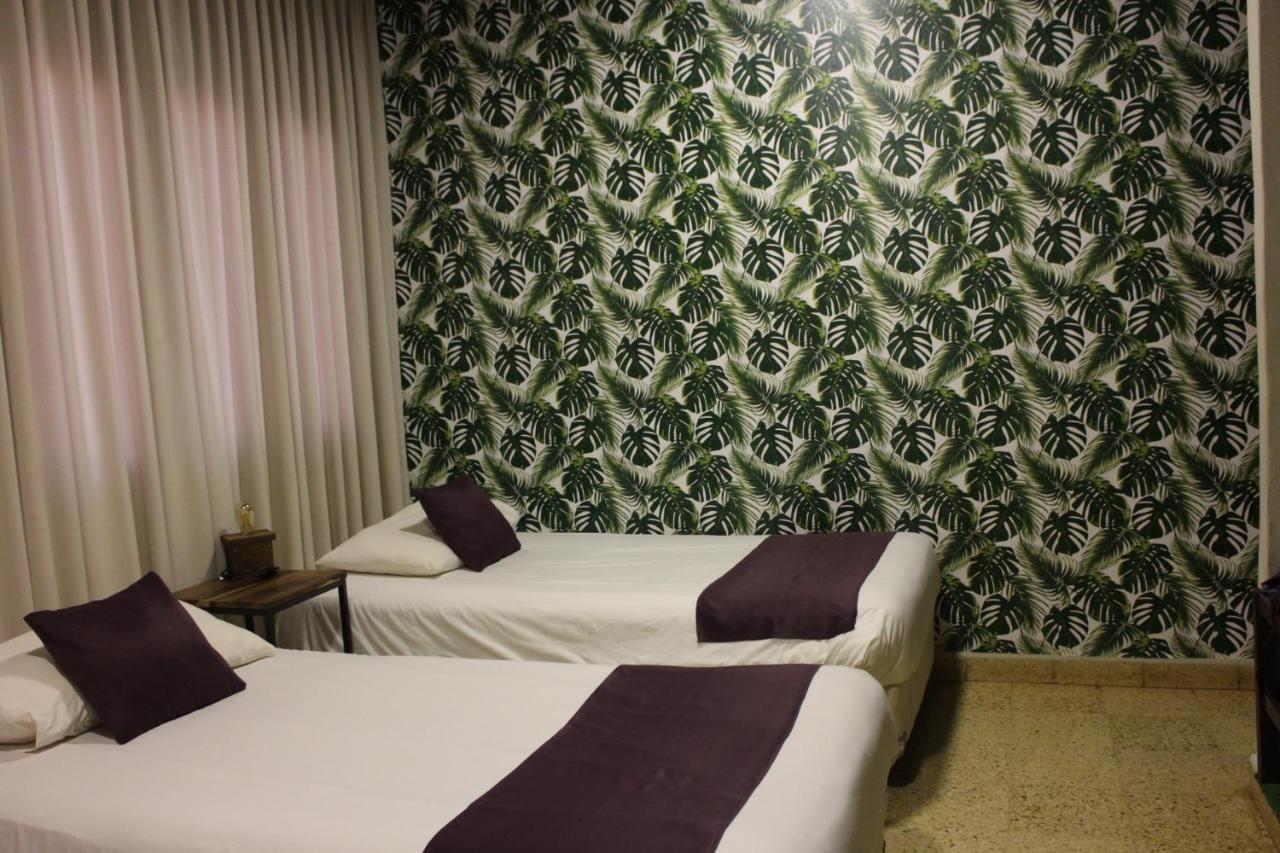 City Hotel 波萨达斯 外观 照片