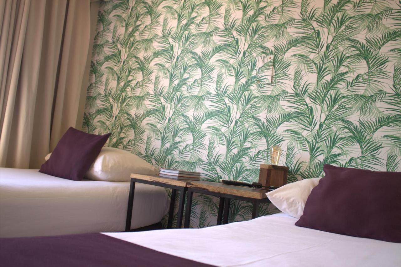 City Hotel 波萨达斯 外观 照片